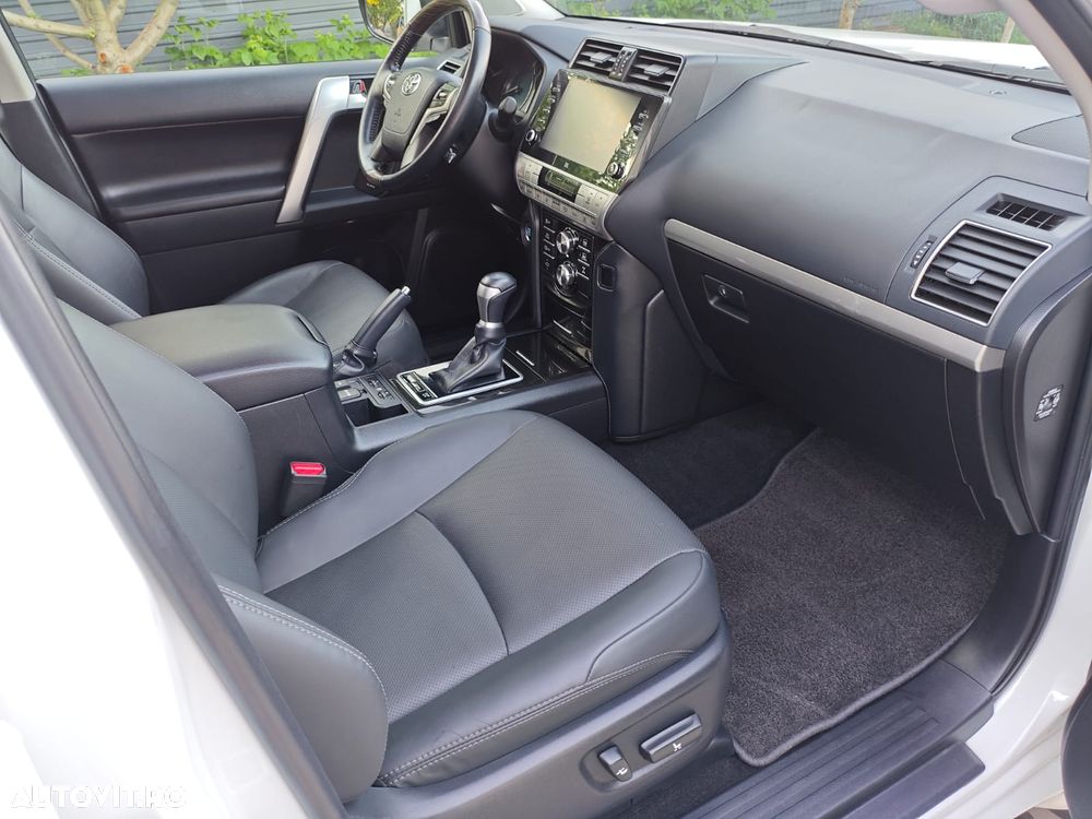 Toyota Land Cruiser 2.8l D-4D 204 CP A/T Luxury Black Matte Edition - 7
