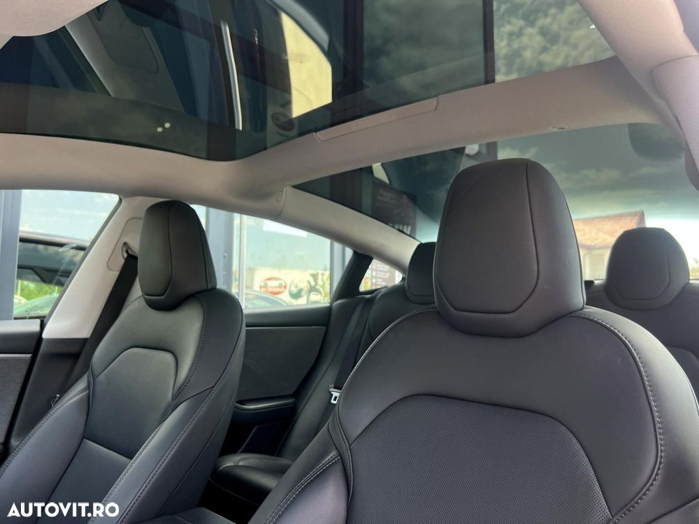 Tesla Model 3 - 14