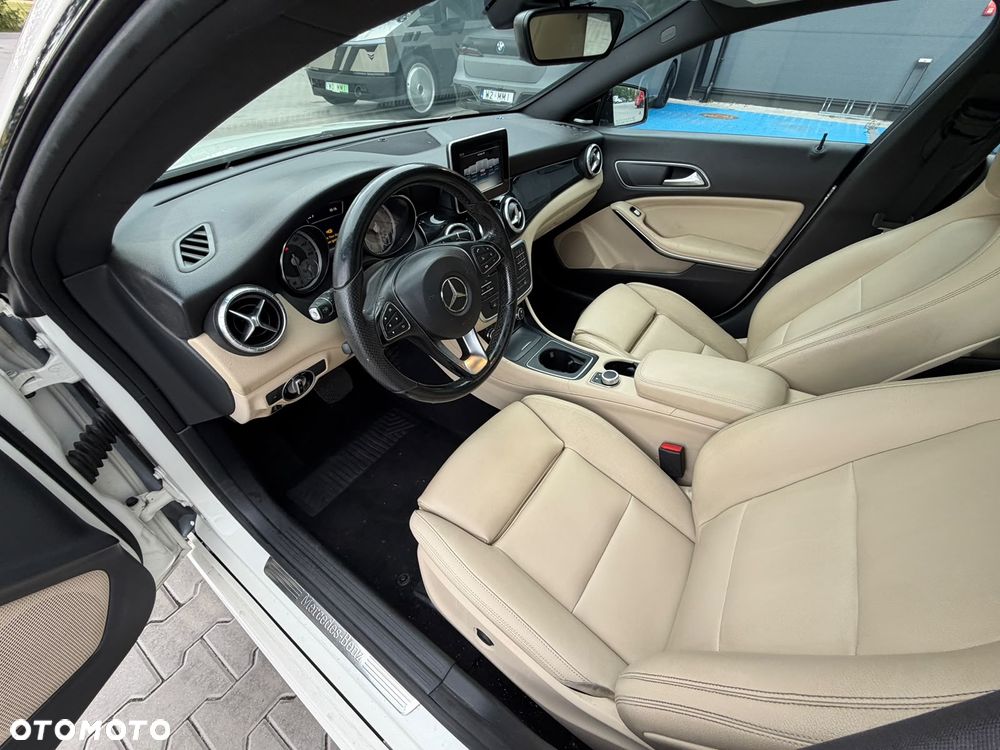 Mercedes-Benz CLA 250 7G-DCT AMG Line - 21