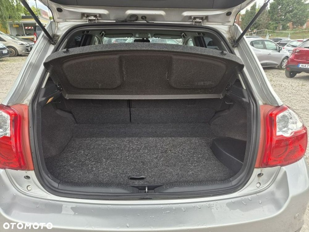 Toyota Auris - 16
