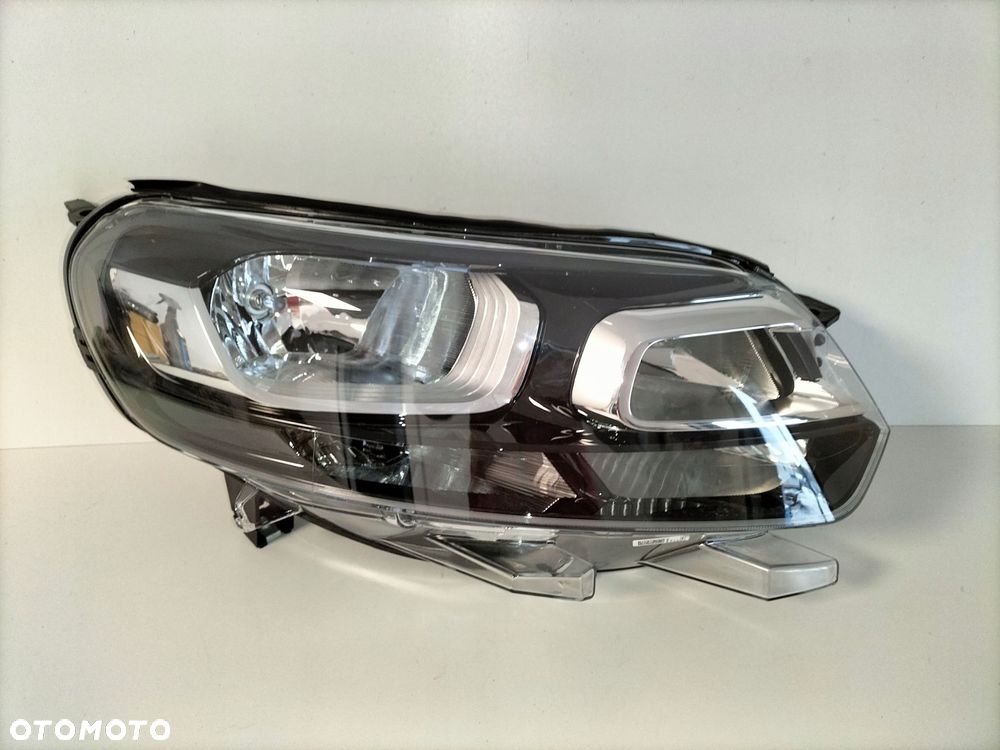 lampa przednia reflektor prawa citroen jumpy iii 16- zafira d 19- vivaro c - 1