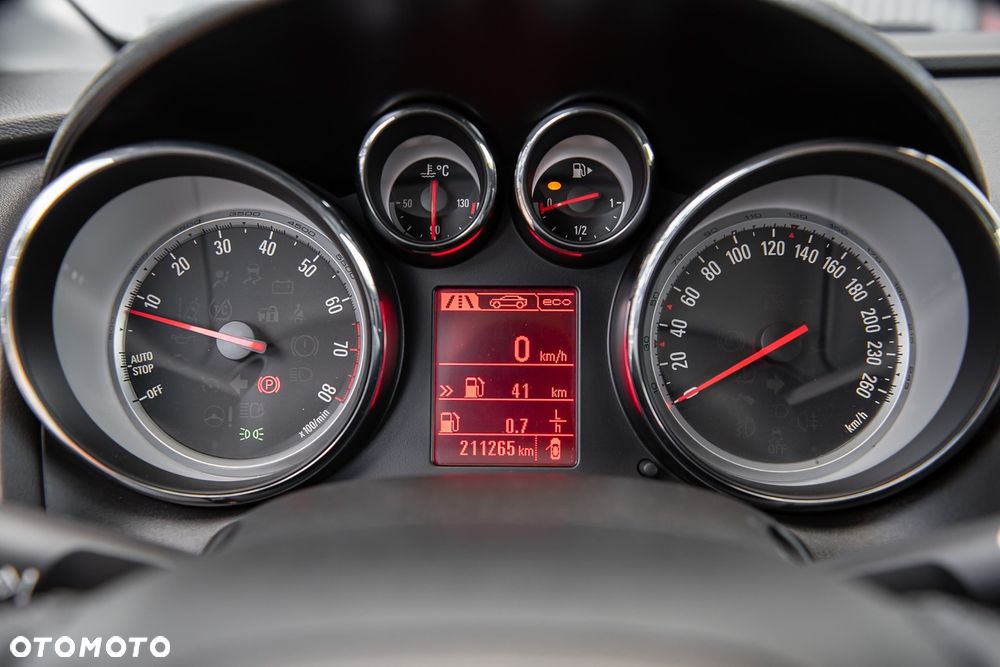 Opel Astra 1.6 T SIDI Cosmo S&S - 19
