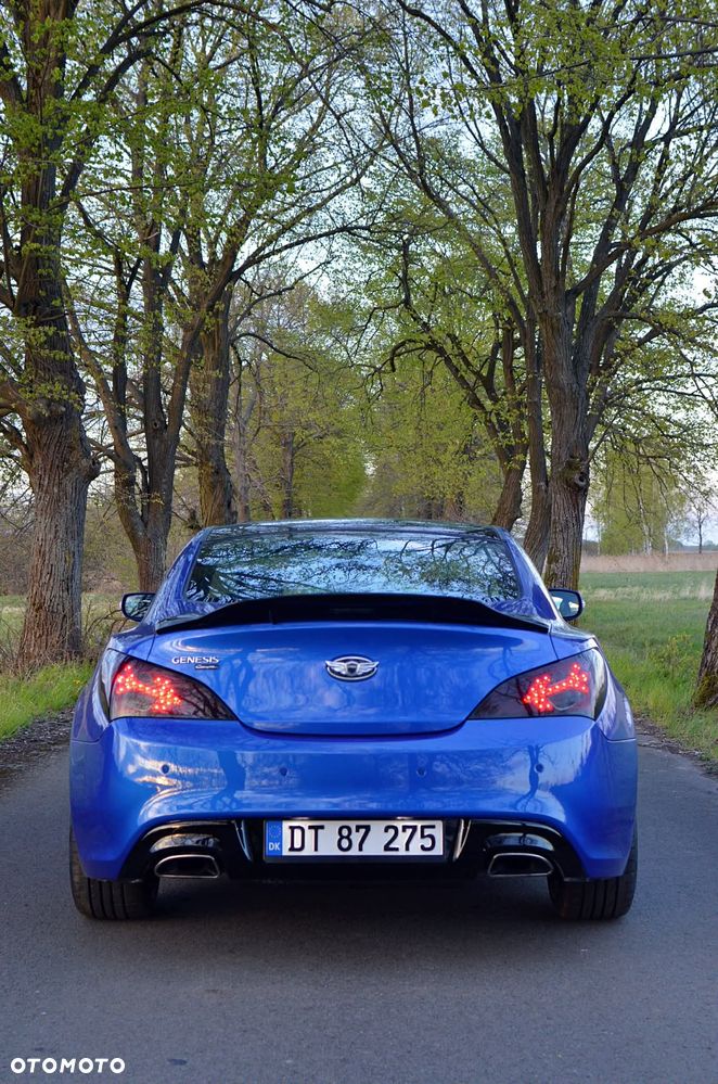 Hyundai Genesis Coupe - 13