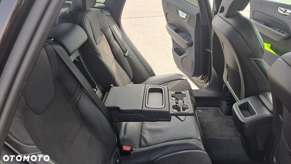 Volvo XC 60 D3 R-Design - 8