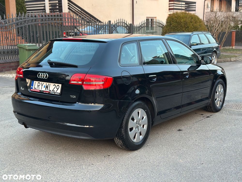 Audi A3 Sportback 1.6 TDI DPF Attraction - 7