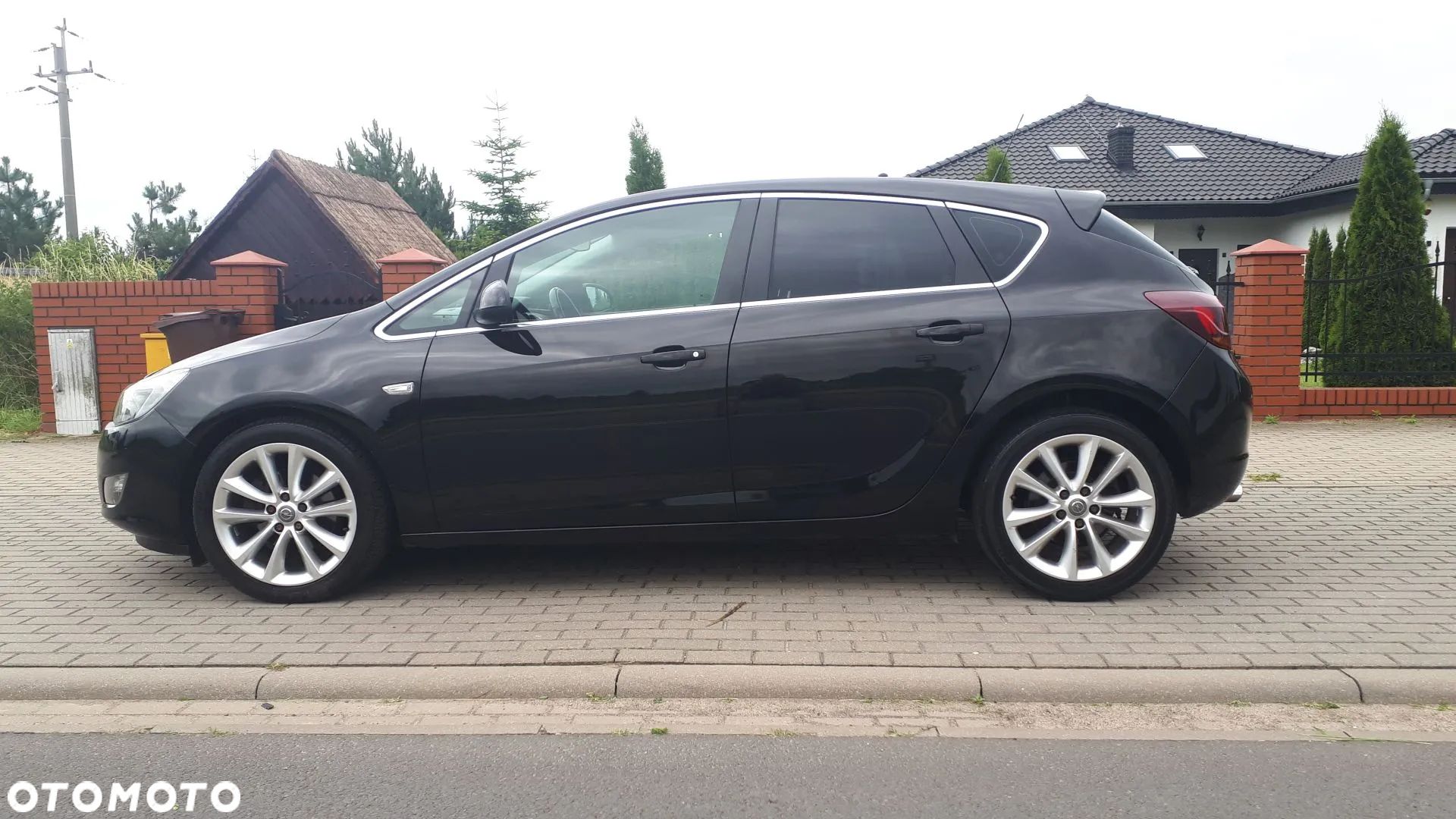 Opel Astra 1.6 Turbo Sport - 1