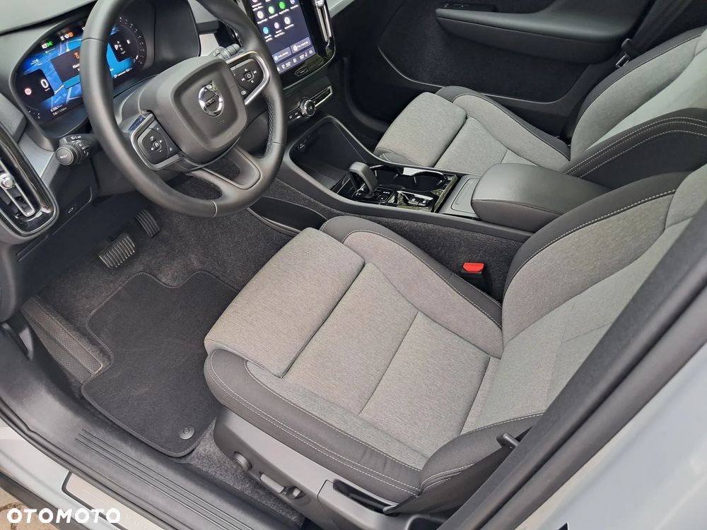 Volvo XC 40 B3 Plus Dark - 12