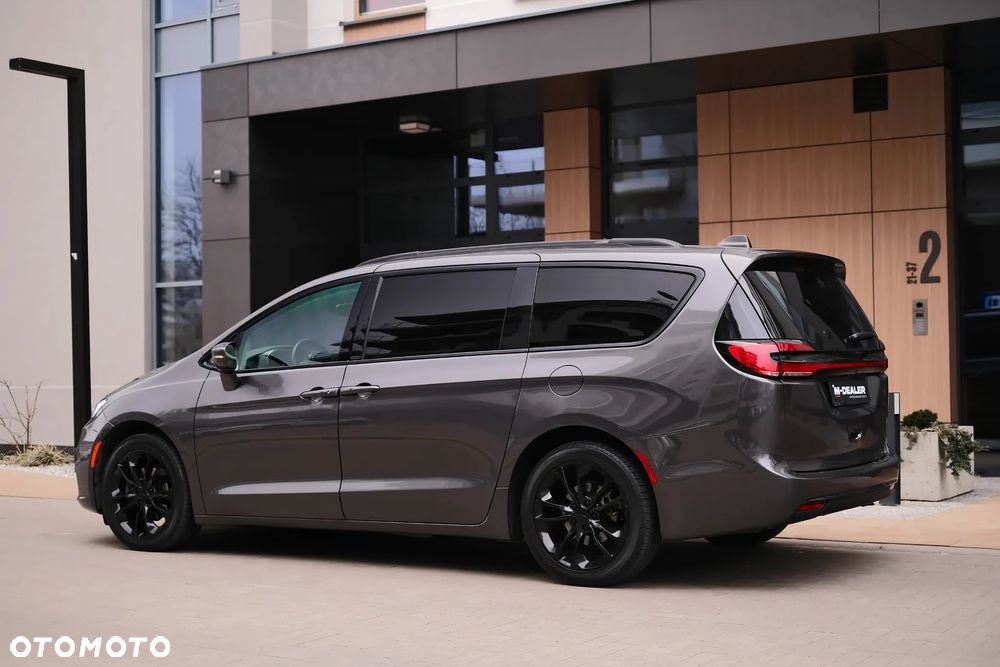 Chrysler Pacifica - 7