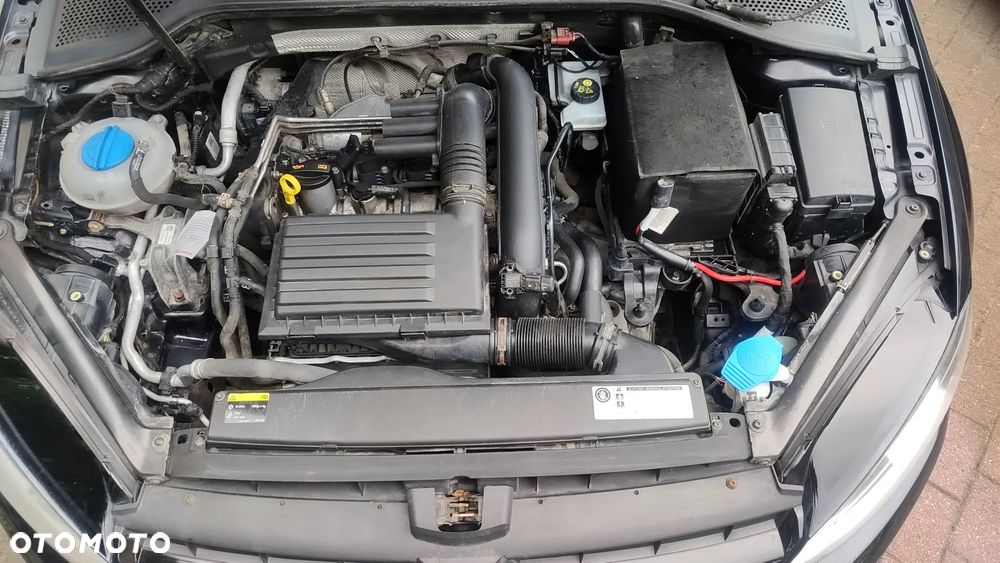 Volkswagen Golf - 36