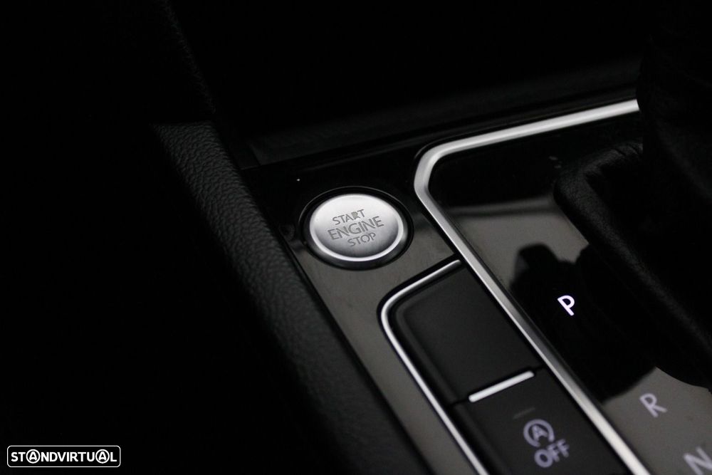 Volkswagen Passat Variant 2.0 TDI Business DSG — fotografia 25