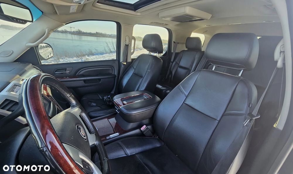 Cadillac Escalade 6.0 V8 Sport Luxury - 4