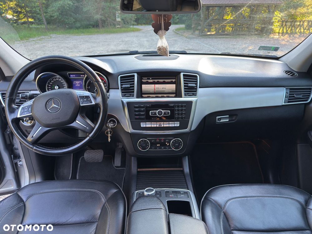 Mercedes-Benz ML - 27