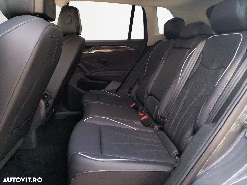 Volkswagen Tiguan - 13