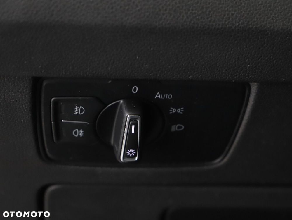 Volkswagen Passat - 19