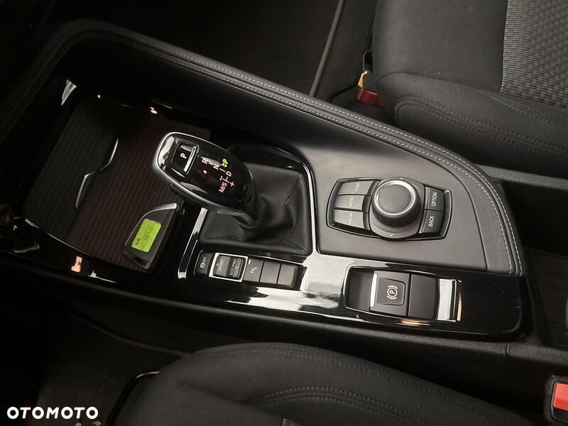 BMW X2 sDrive18i - 18