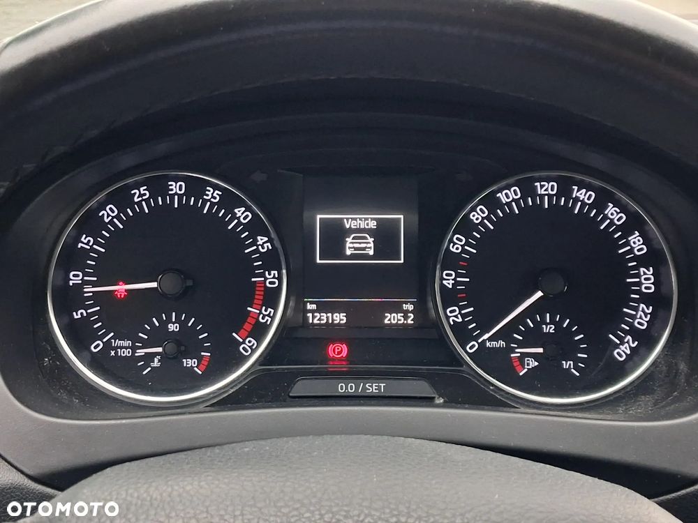 Skoda RAPID 1.6 TDI DPF Ambition - 14