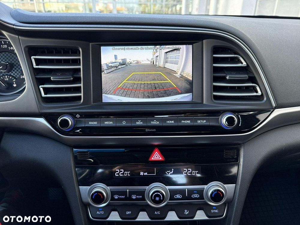 Hyundai Elantra 1.6 Comfort Premiere - 21