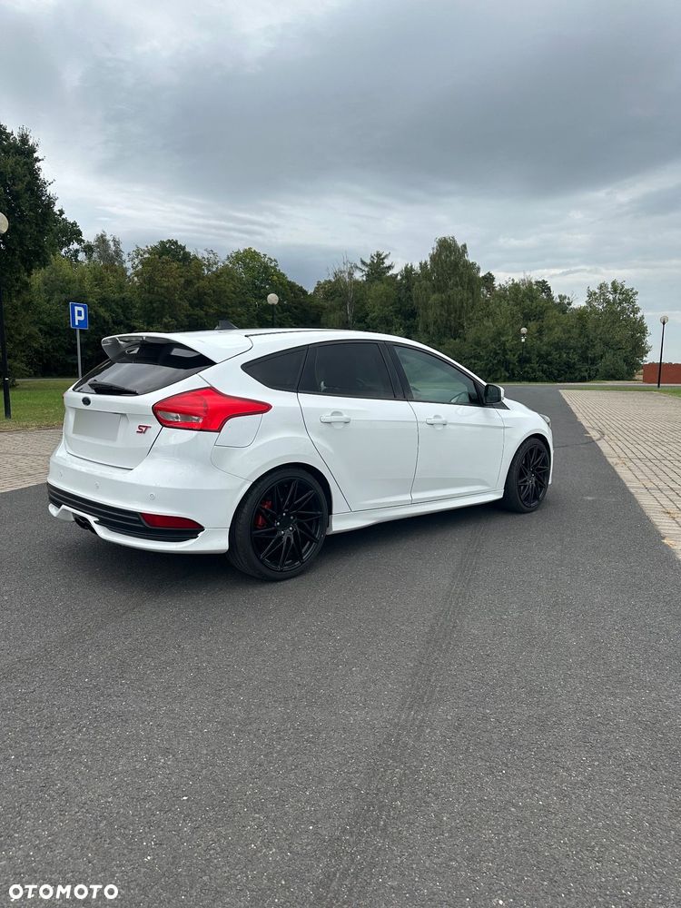 Ford Focus 2.0 EcoBoost ST - 6