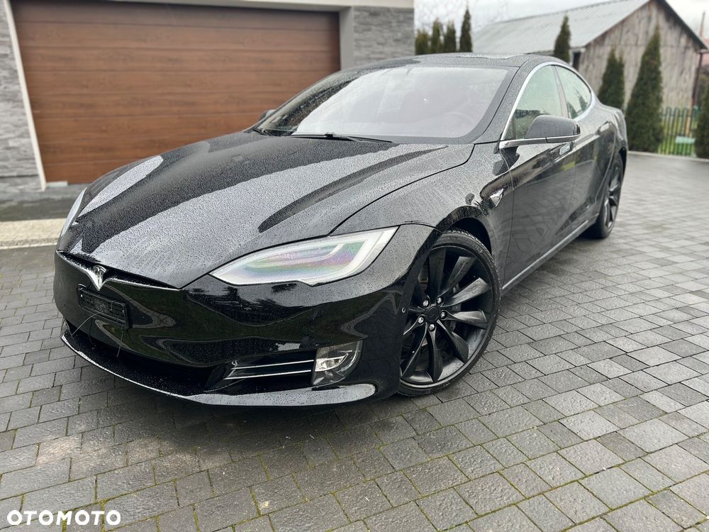 Tesla Model S - 1
