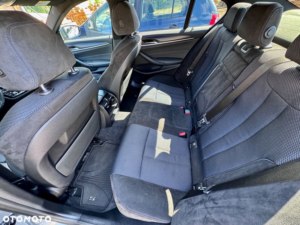 BMW Seria 5 530i GPF xDrive Luxury Line sport - 9