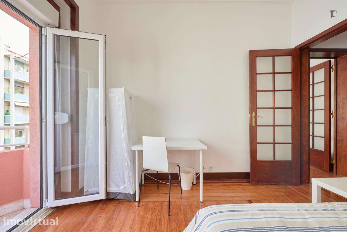 Quarto - localizado em Saldanha Lisbon - Grande imagem: 4/12