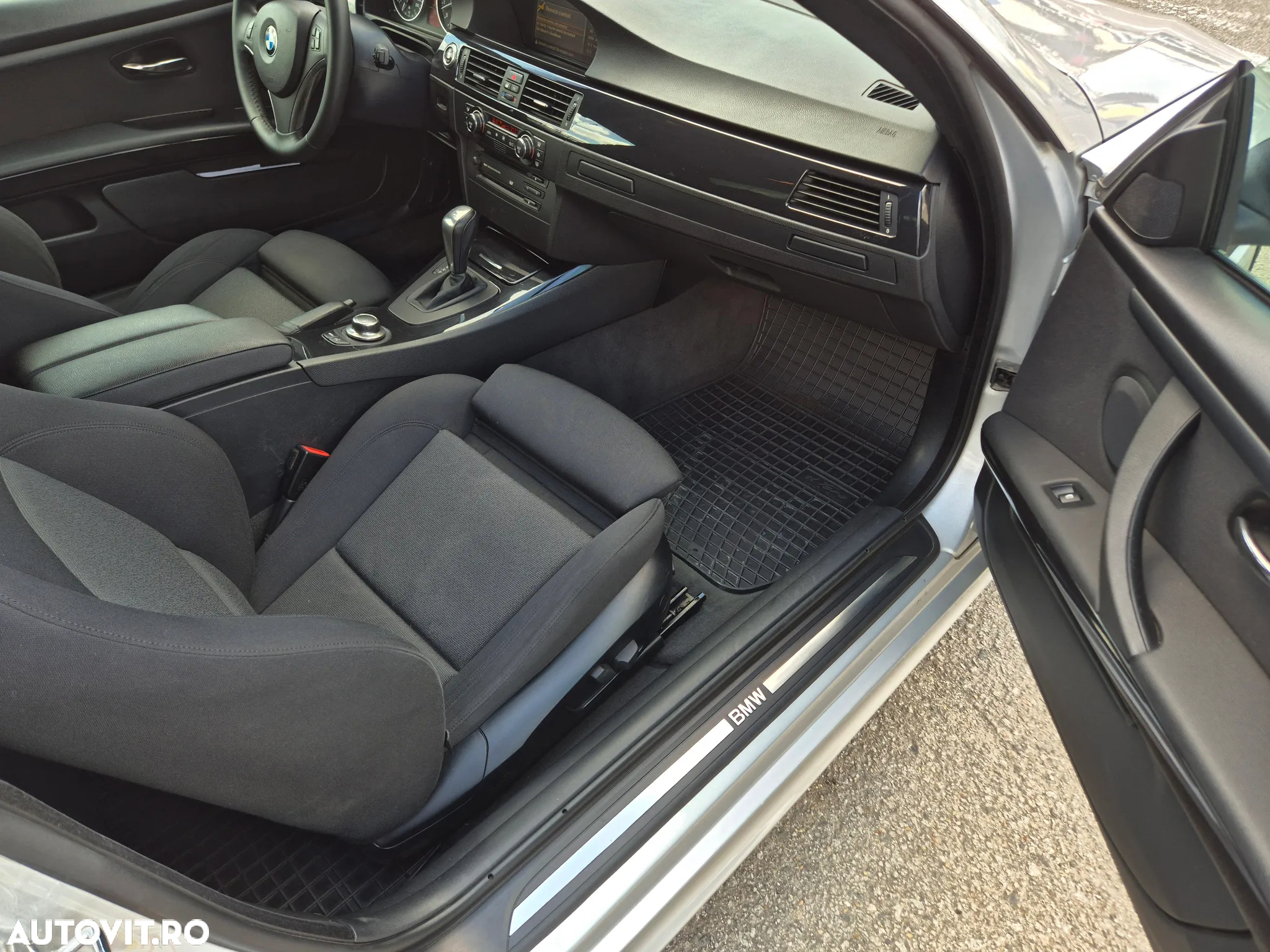 BMW Seria 3 325i Coupe Aut. - 12