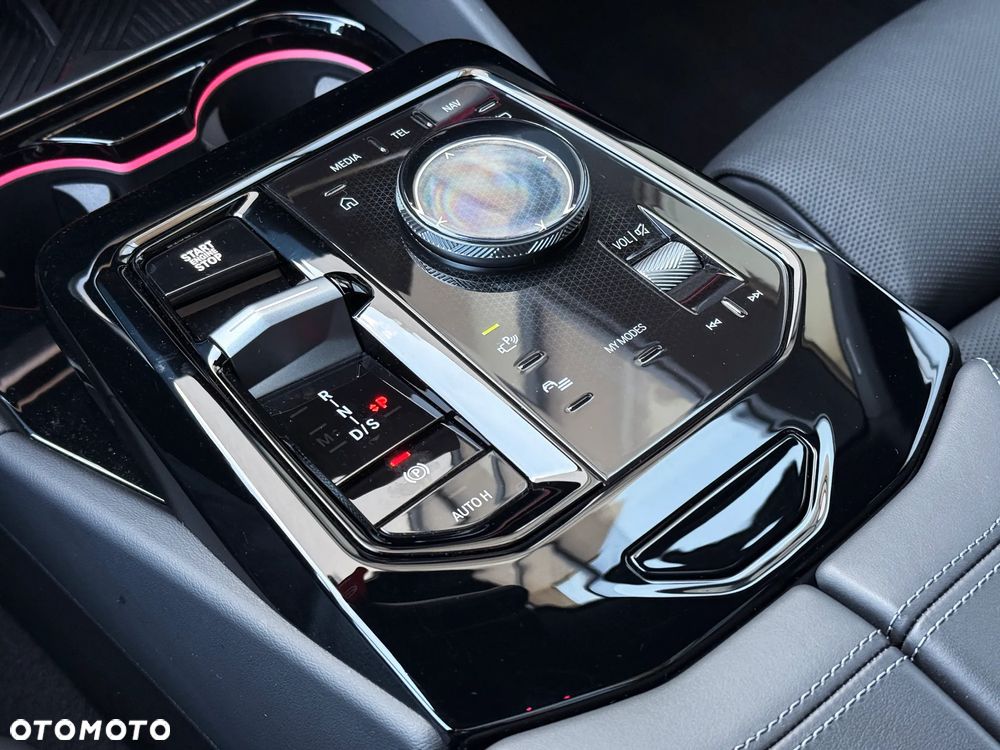 BMW Seria 5 540d xDrive - 23