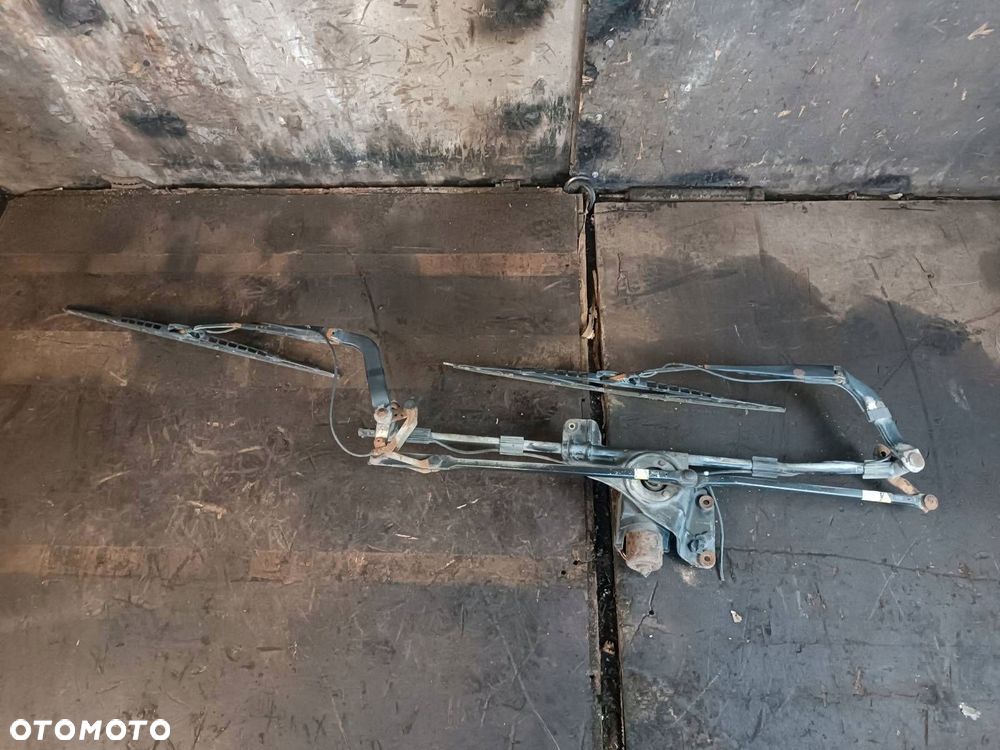 MECHANIZM WYCIERACZEK + SILNICZEK PRZÓD RENAULT PREMIUM - 1