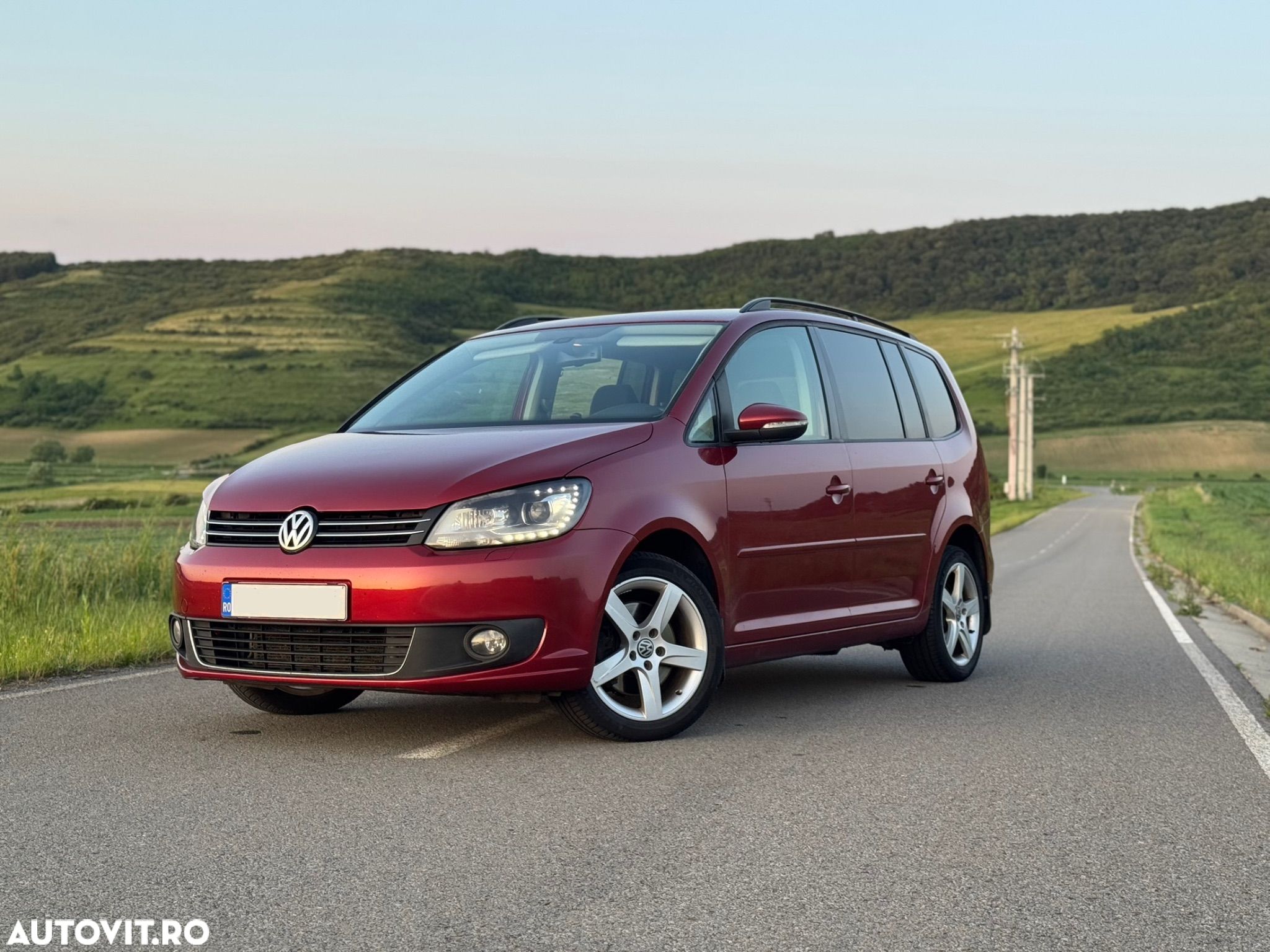 Volkswagen Touran 2.0 TDI DPF Highline - 1