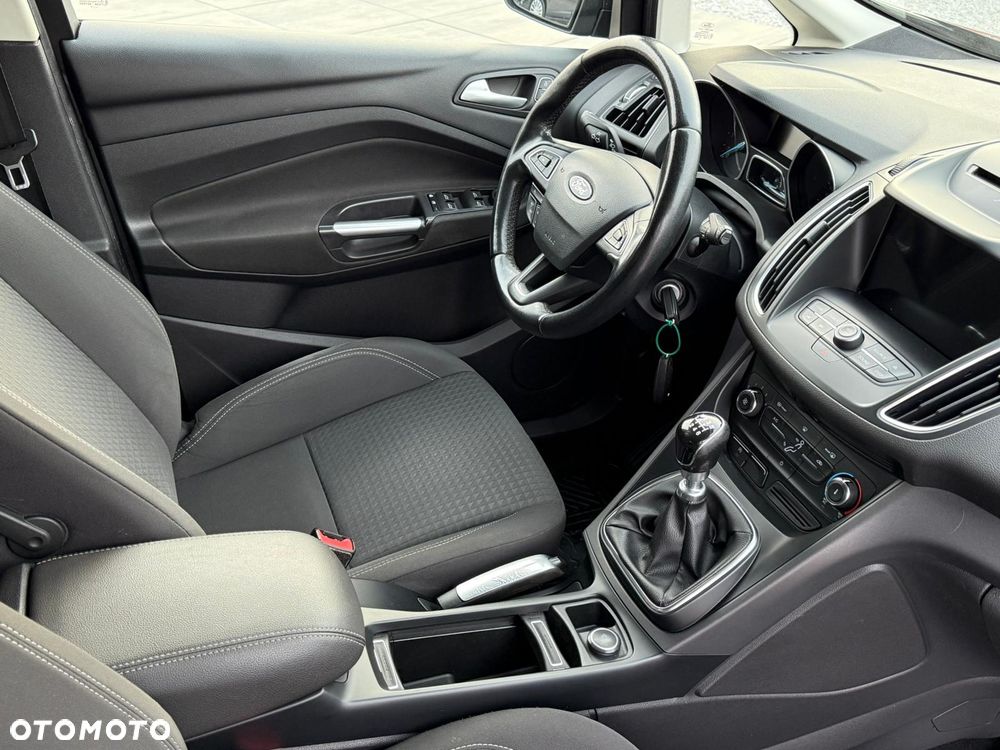 Ford Grand C-MAX - 11