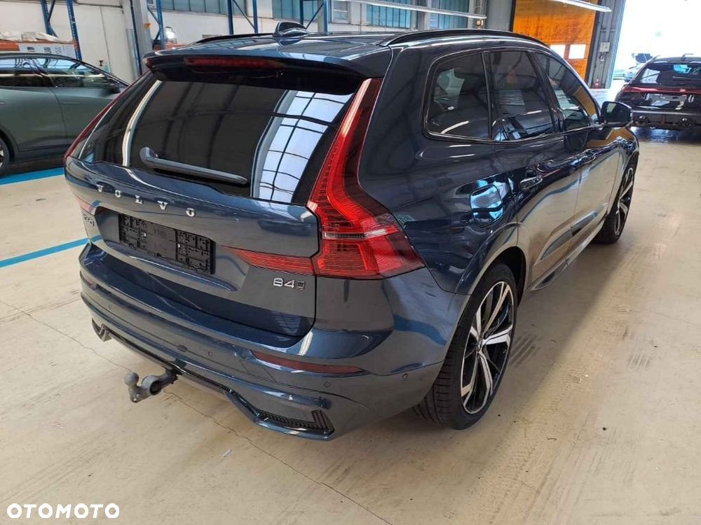 Volvo XC 60 B4 D AWD Ultimate Dark - 3