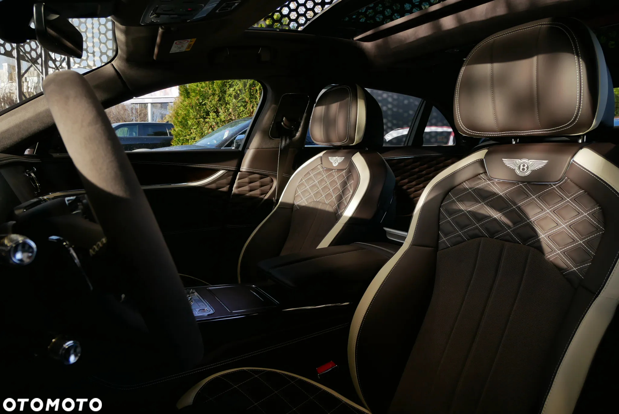 Bentley Flying Spur - 12