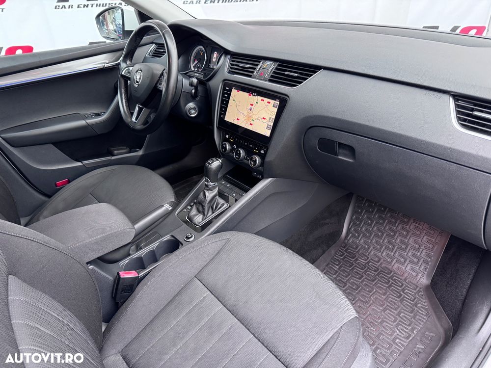 Skoda Octavia 2.0 TDI DSG Style - 21