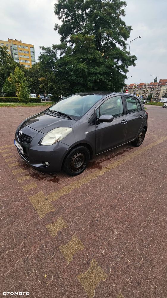 Toyota Yaris - 2