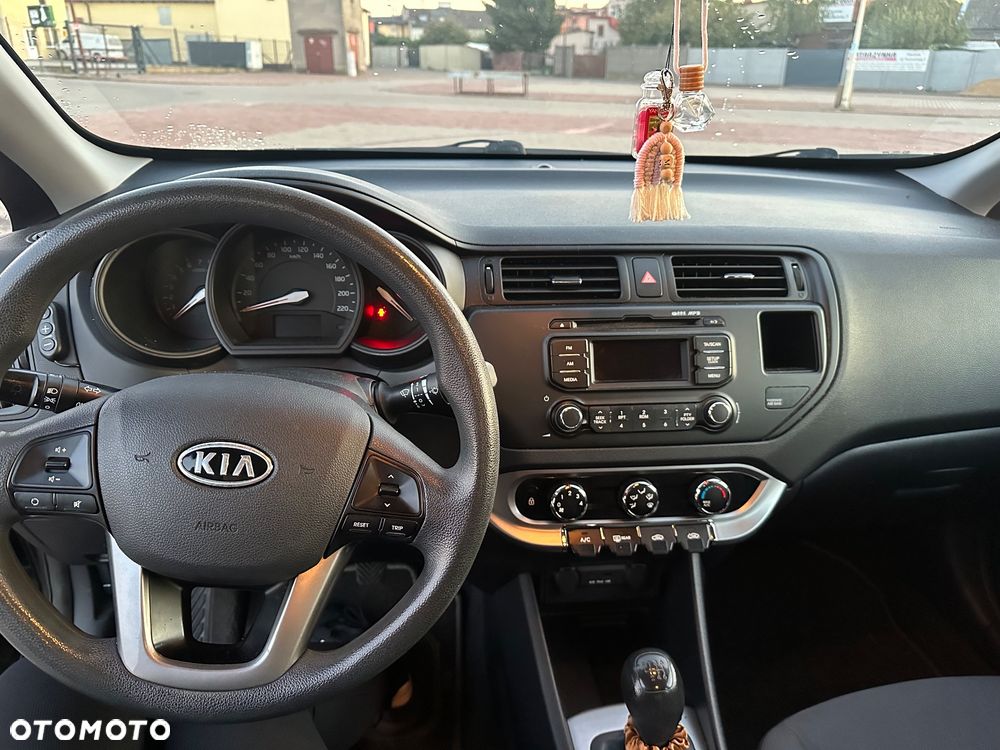 Kia Rio 1.4 M - 14