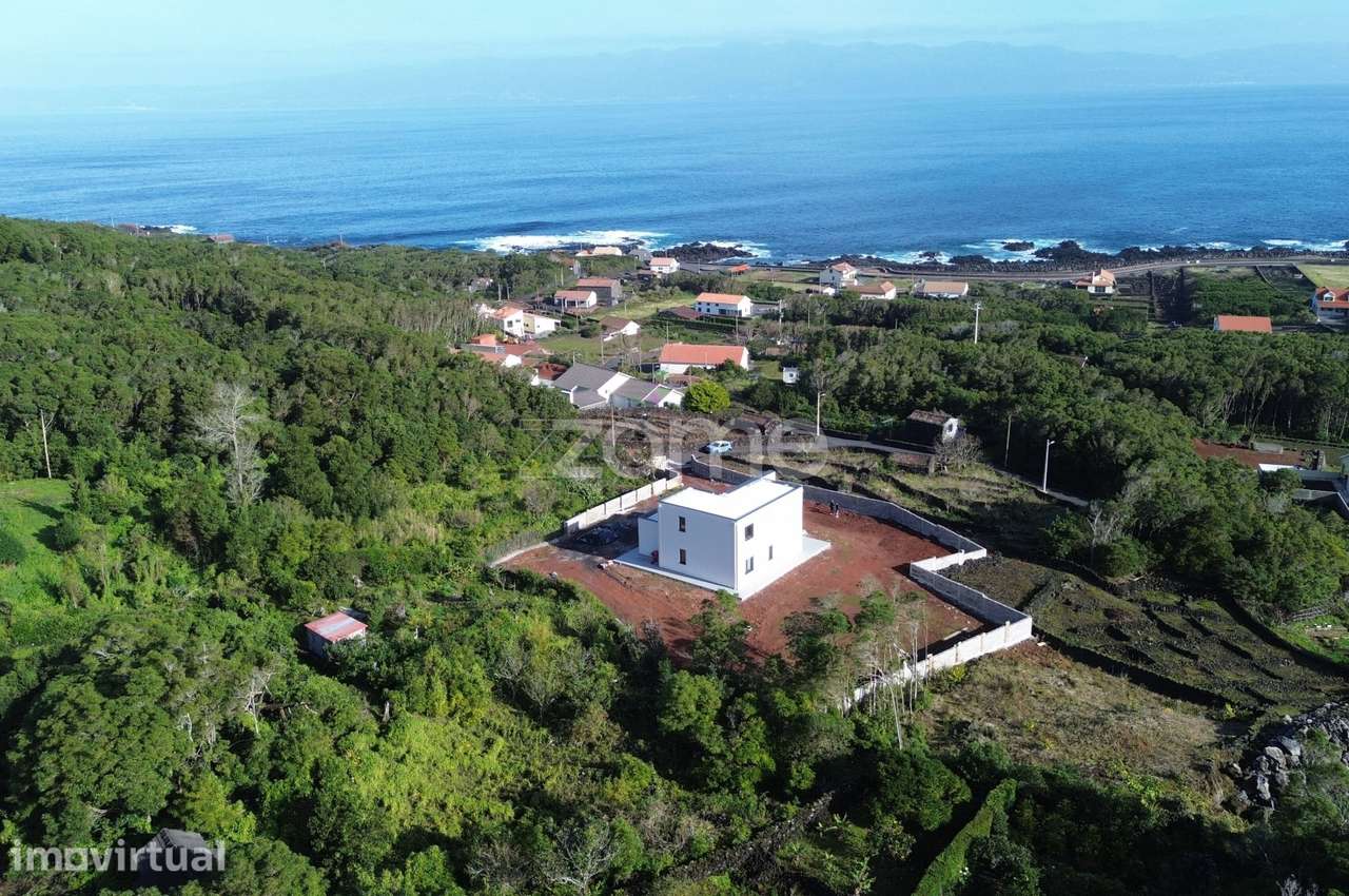 Moradia Contemporânea com Vista Mar na Prainha | Potencial T2 - Grande imagem: 4/18