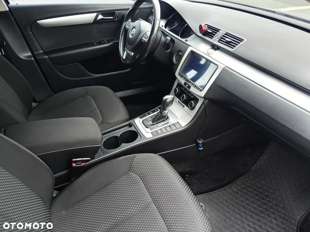 Volkswagen Passat 2.0 TDI Highline DSG - 9