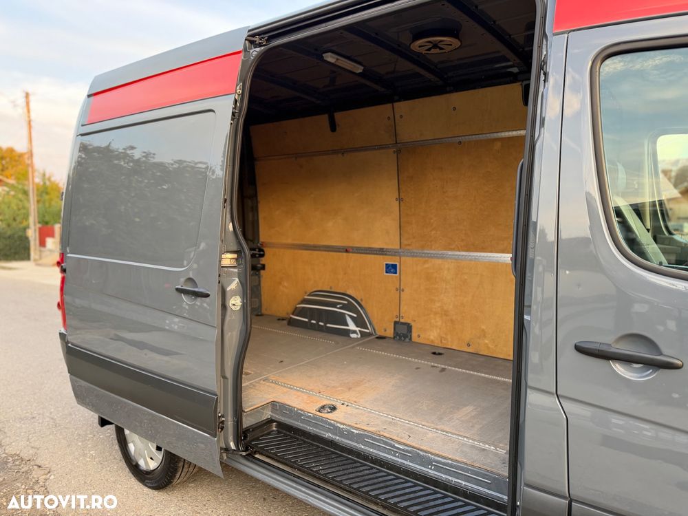Volkswagen Crafter - 12