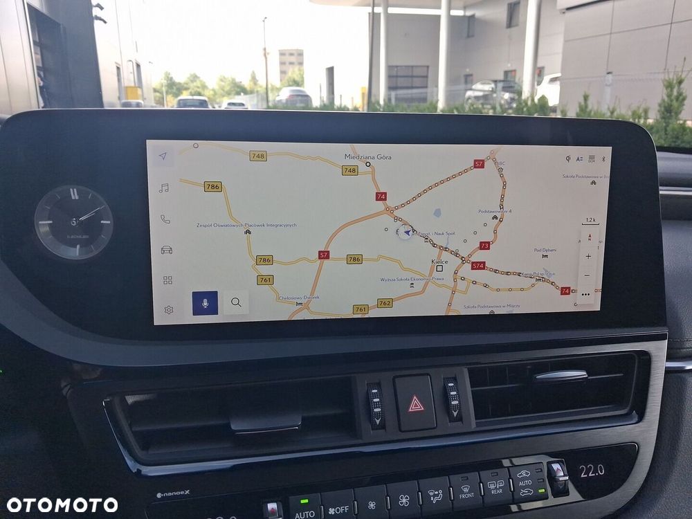 Lexus ES 300h F Sport Design - 14