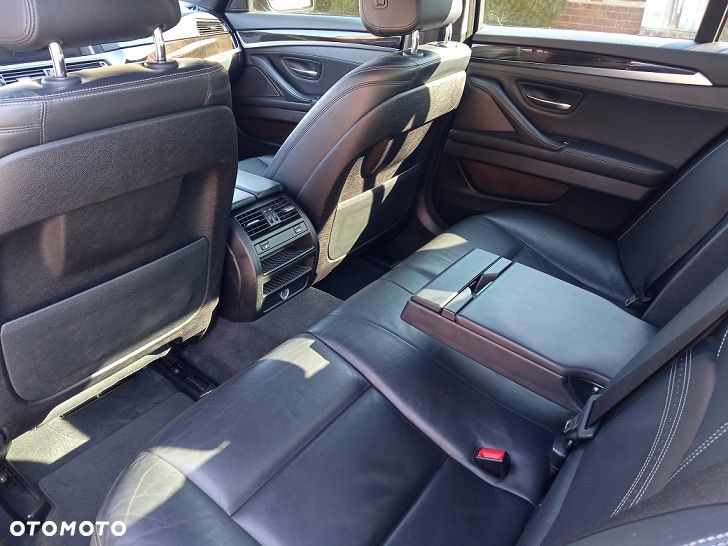 BMW Seria 5 528i xDrive - 15