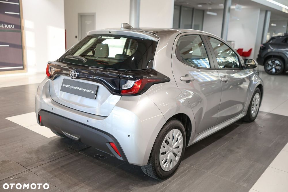 Toyota Yaris - 10