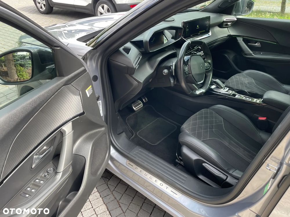 Peugeot 2008 1.2 PureTech GT S&S EAT8 - 11