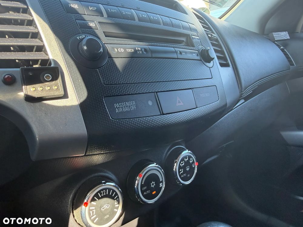 Mitsubishi Outlander 2.0 Intense 2WD - 16