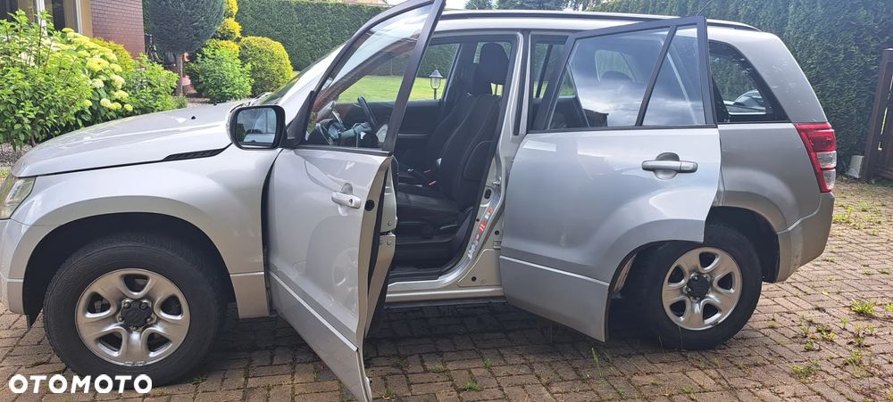 Suzuki Grand Vitara 2.0 - 3
