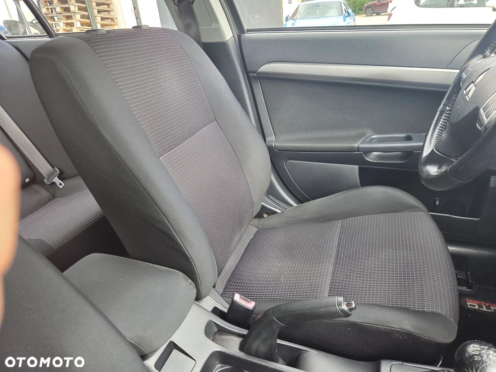Mitsubishi Lancer 1.8 Invite - 8