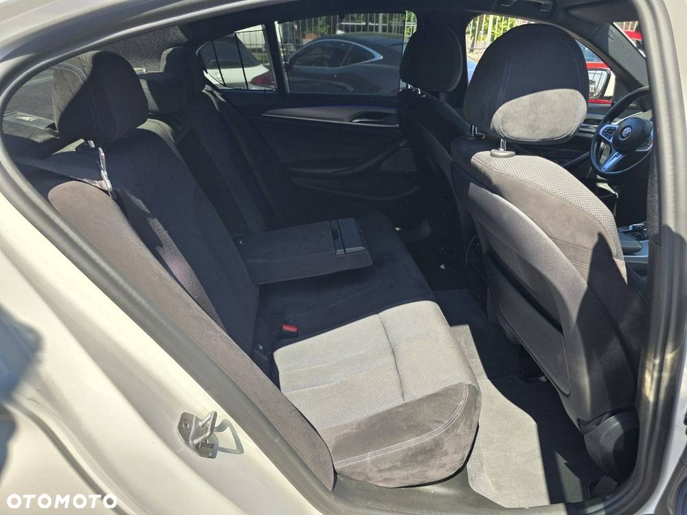 BMW Seria 5 530e iPerformance GPF M Sport sport - 28
