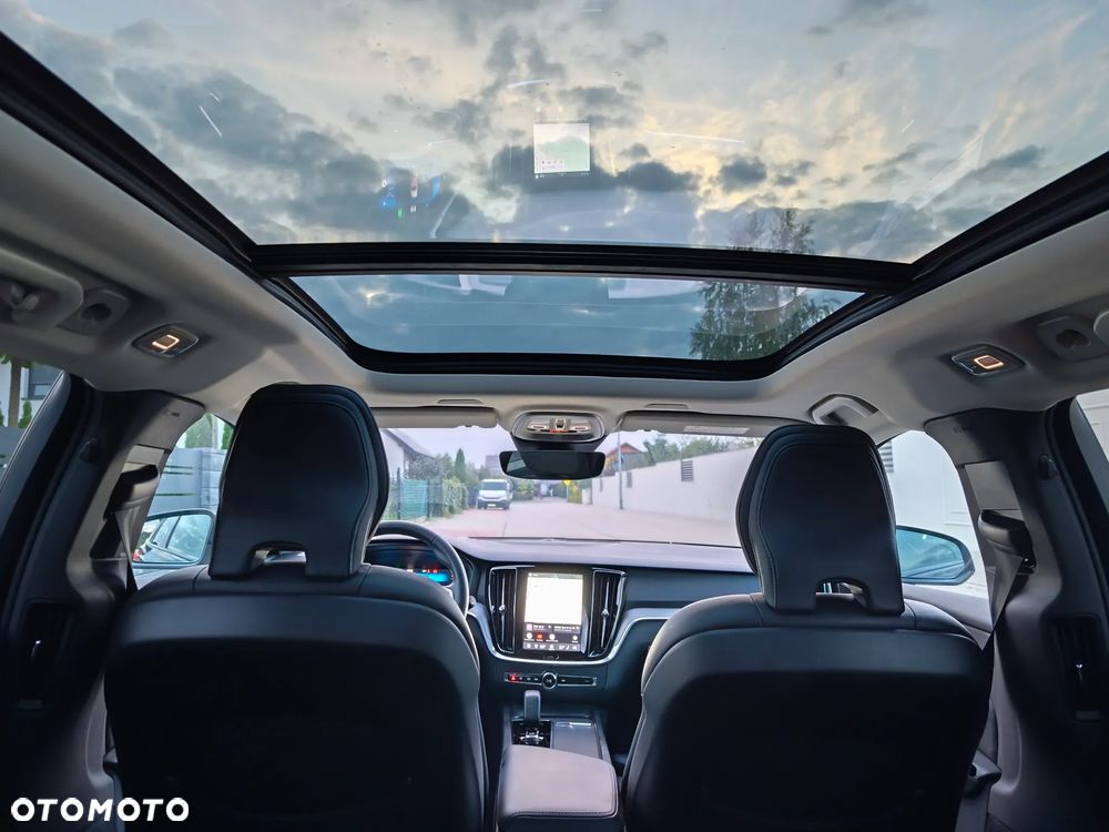 Volvo V60 B4 B DKG Ultra Dark - 23