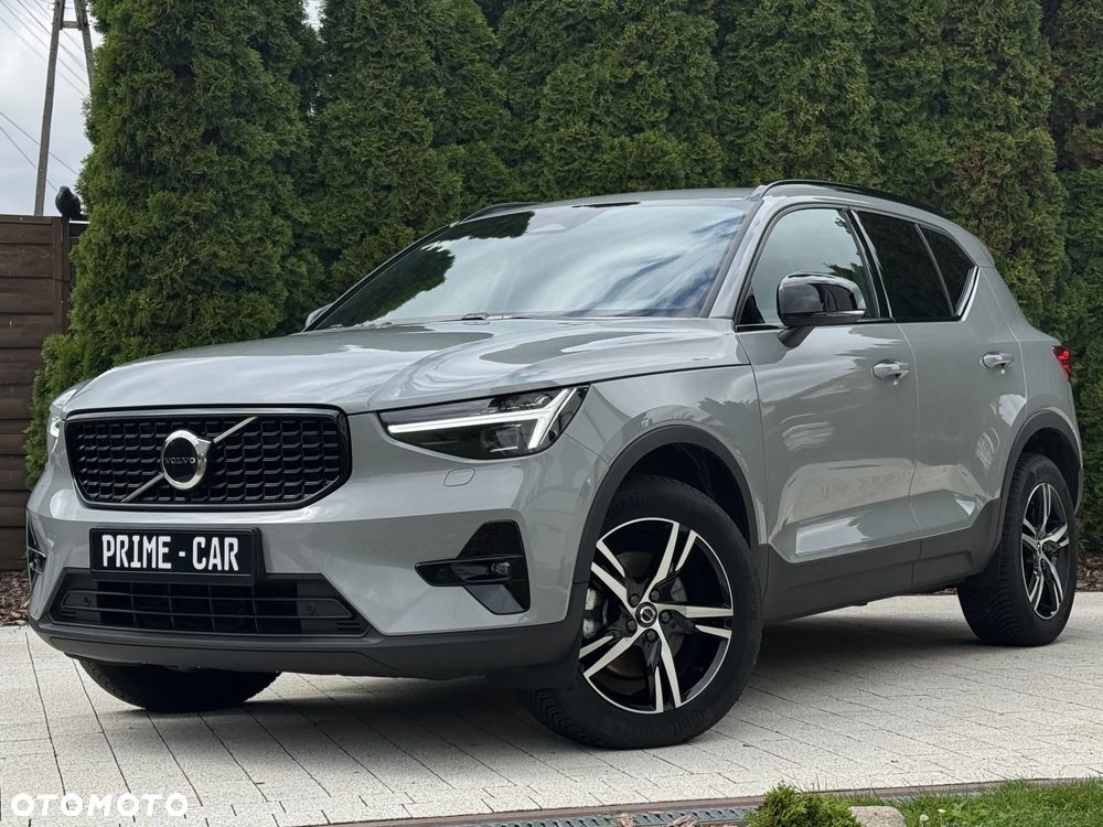 Volvo XC 40 B3 B DKG Plus Dark - 2