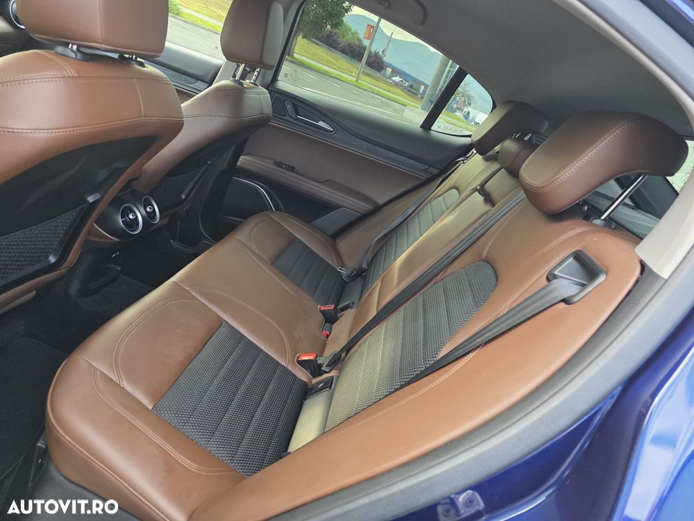 Alfa Romeo Stelvio - 8