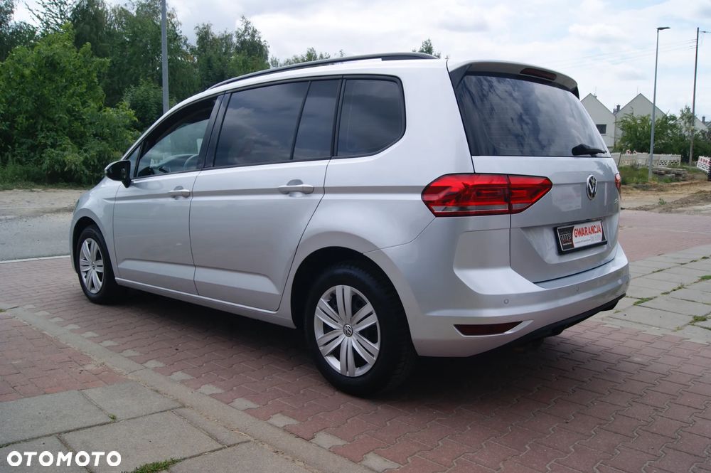 Volkswagen Touran 2.0 TDI SCR DSG Comfortline - 6